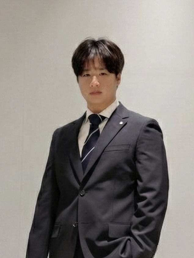 Hyuntae Yoo portrait